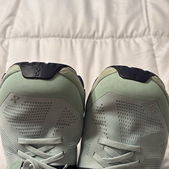 On clouds - Picture 7 of 8